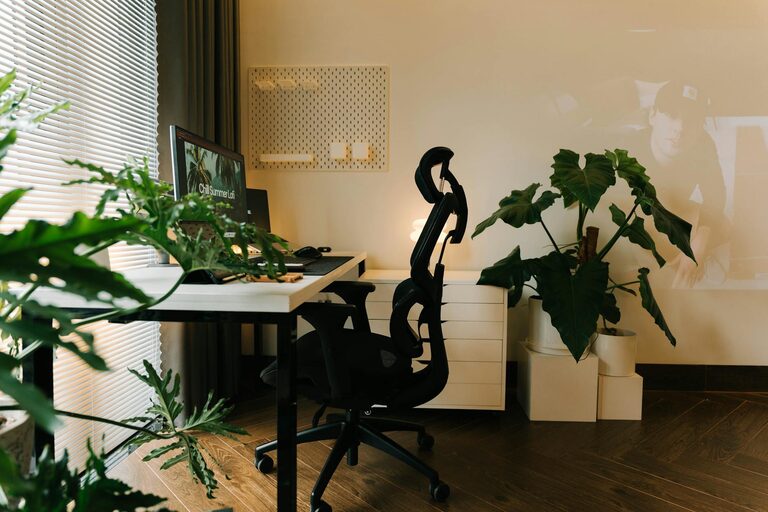 Tips for Creating a Cozy and Functional Home Workspace